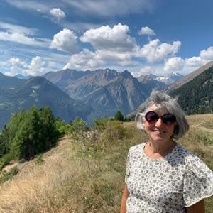 Meet your Posher, Claudia